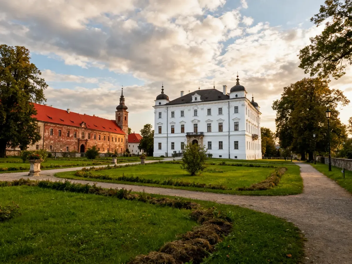 Zamek Hradec nad Moravicí otoczony parkiem